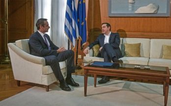 Συνάντηση με τους αρχηγούς ο Μητσοτάκης