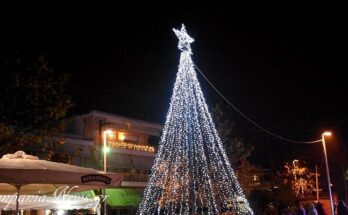 άναψε το Χριστουγεννιάτικο δένδρο στην Χαλάστρα