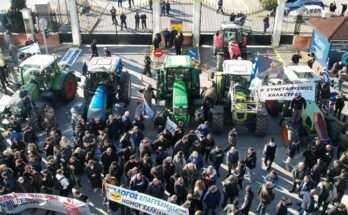 oi-agrotes-sto-limani-thessalonikis