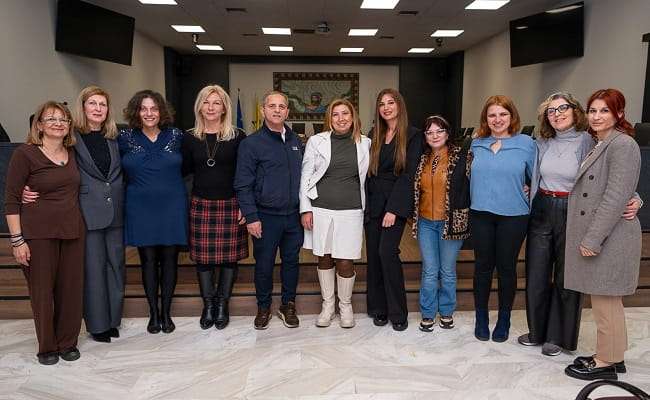 epimorfotiko-synedrio-ekpaideytikon-kai-goneon