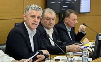 kostas-gioutikas-kokino-se-paranomous-mpazotopous