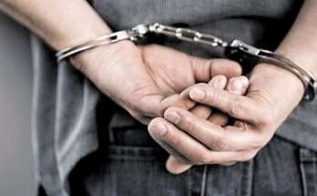 synelifthisan-10-atoma-gia-listeies-ston-dimo-delta