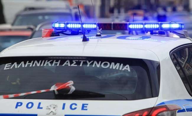 24xronos-prospathise-na-skotosi-tin-adelfi-tou