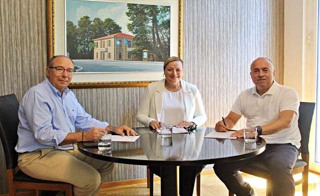 ypografes-gia-tin-oloklirosi-tou-lykeiou-diavaton